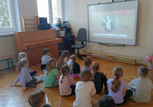 Dzieci poznają nazwiska sławnych kobiet