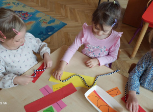 "Linowe szlaczki" - Realizacja projektu edukacyjnego "Z darami natury świat nie jest ponury"