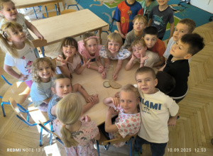 Pszczółki samodzielnie wykonują doświadczenie