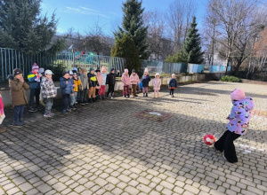 Wiosenne zabawy w ogrodzie